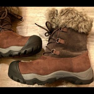 Keen brown boots 8.5, nearly new